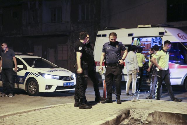 Son dakika: Polisin 'dur' ihtarına uymayan alkollü sürücü kaza yaptı