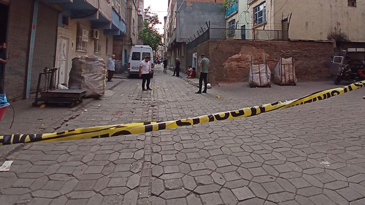 Kız meselesi nedeniyle çıkan kavgada kurşunlar havada uçuştu: 1 ölü, 3 yaralı