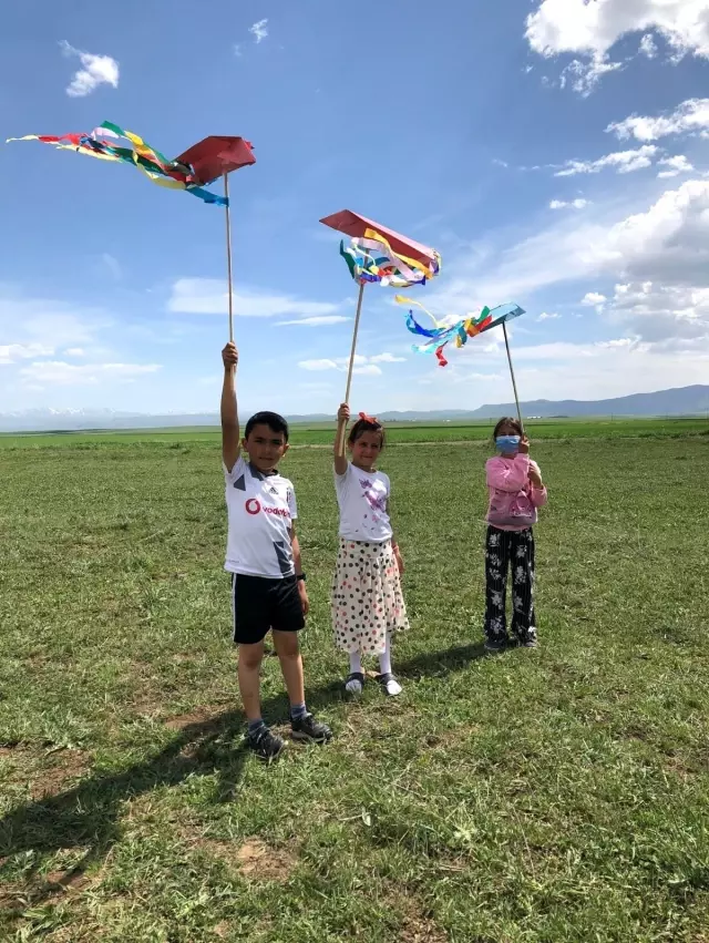Son dakika... Kızılay uçurtma şenliğiyle çocukların yüzünü güldürdü Son dakika... Kızılay uçurtma şenliğiyle çocukların yüzünü güldürdü
