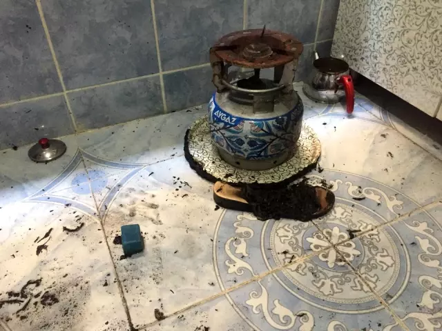 Piknik tüpünde çay demlerken yanarak yaralandı Piknik tüpünde çay demlerken yanarak yaralandı