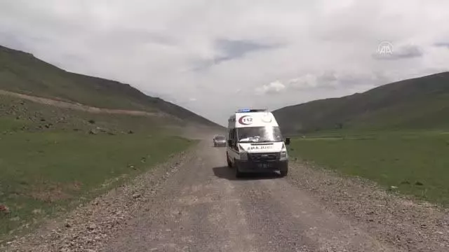 Sağlık ekipleri kırsaldaki engelli vatandaşları aşılamak için yoğun çaba harcıyor Sağlık ekipleri kırsaldaki engelli vatandaşları aşılamak için yoğun çaba harcıyor