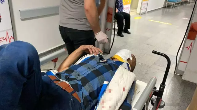 Sürücüsü 'dur' ihtarına uymayan otomobil polis aracına çarptı: 1'i polis 4 yaralı Sürücüsü 'dur' ihtarına uymayan otomobil polis aracına çarptı: 1'i polis 4 yaralı