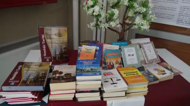 AFYONKARAHİSAR - Sandıklı'da 'Cezaevine kitap bağışı' kampanyası başladı AFYONKARAHİSAR - Sandıklı'da 'Cezaevine kitap bağışı' kampanyası başladı