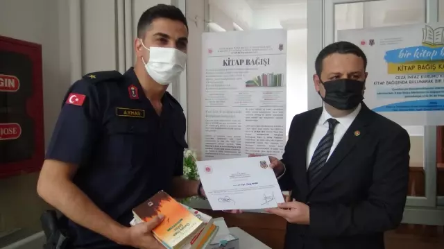 AFYONKARAHİSAR - Sandıklı'da 'Cezaevine kitap bağışı' kampanyası başladı AFYONKARAHİSAR - Sandıklı'da 'Cezaevine kitap bağışı' kampanyası başladı