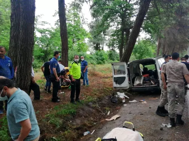 Tokat'ta hafif ticari araçla otomobil çarpıştı: 3 yaralı Tokat'ta hafif ticari araçla otomobil çarpıştı: 3 yaralı