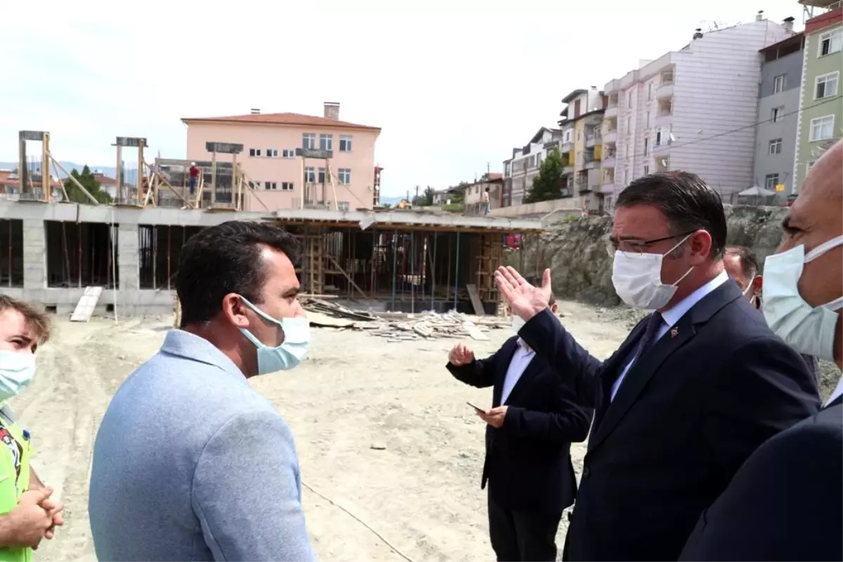 Vali Dr. Ozan Balcı, Güçlendirme ve Yeniden Yapım Çalışmaları Devam Eden Okullarda İncelemelerde Bulundu