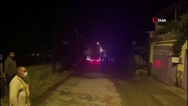 Yangın çıkan evden yaşlı kadını komşuları kurtardı Yangın çıkan evden yaşlı kadını komşuları kurtardı