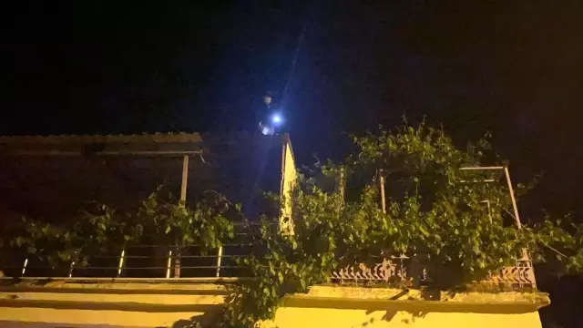 Son dakika haber! Yangın çıkan evden yaşlı kadını komşuları kurtardı Son dakika haber! Yangın çıkan evden yaşlı kadını komşuları kurtardı