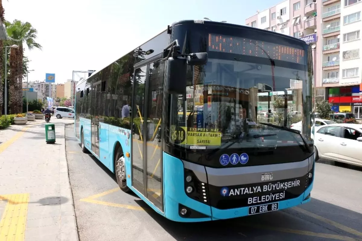 65 yaş üstü toplu taşıma kullanabiliyor mu? 65 yaş üstü toplu taşıma yasağı kalktı mı?