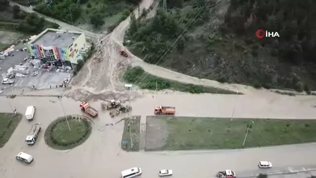 Son Dakika | Amasya-Erzincan karayolu sel nedeniyle ulaşıma kapandı Son Dakika | Amasya-Erzincan karayolu sel nedeniyle ulaşıma kapandı
