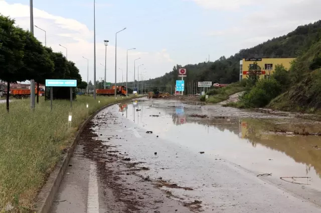 Son Dakika | Amasya-Erzincan karayolu sel nedeniyle ulaşıma kapandı Son Dakika | Amasya-Erzincan karayolu sel nedeniyle ulaşıma kapandı