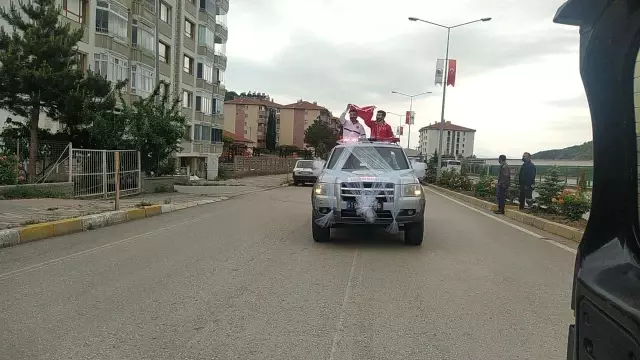 Avrupa üçüncüsü güreşçiye coşkulu karşılama