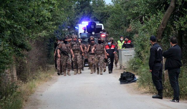 Son dakika 3. sayfa: Babasını öldürüp 7 kişiyi yarayan şahıs tutuklandı