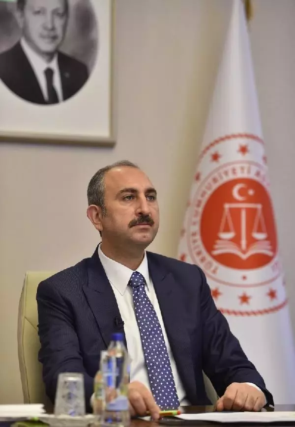 Bakan Gül: Hak aranacak yegane yer yargıdır