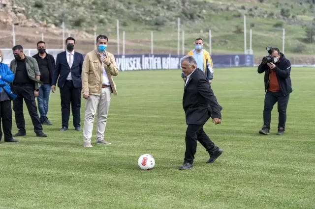 Büyükkılıç, spor kulüplerini Erciyes'e davet etti