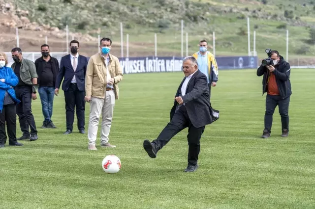 Büyükkılıç, spor kulüplerini Erciyes'e davet etti