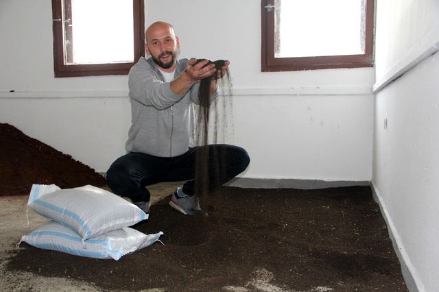 Girişimci vatandaş, atıl durumdaki cezaevini ekonomiye kazandırarak solucan gübresi üretimine başladı