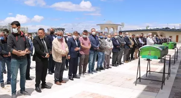 DAVUTOĞLU TÜRKİYE'DE TEMİZ SİYASET İHTİYACI VAR DAVUTOĞLU TÜRKİYE'DE TEMİZ SİYASET İHTİYACI VAR