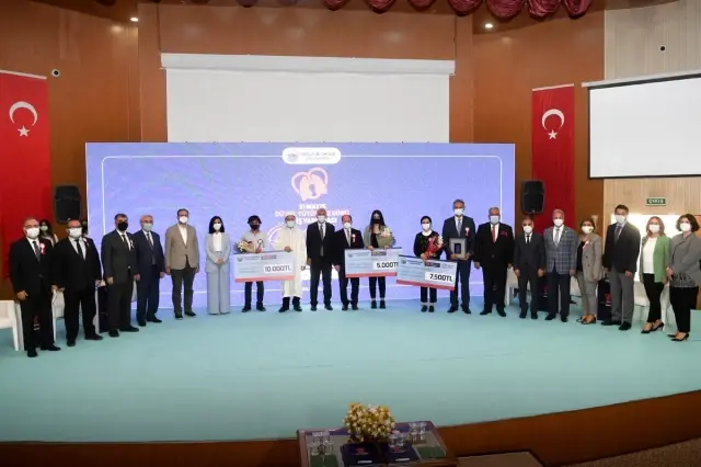 Diyanet İşleri Başkanı: 'Sigarayla topyekun mücadele etmeliyiz' Diyanet İşleri Başkanı: 'Sigarayla topyekun mücadele etmeliyiz'