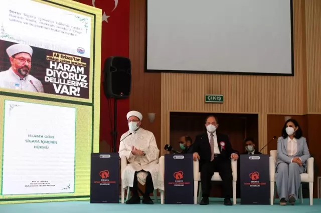 Diyanet İşleri Başkanı: 'Sigarayla topyekun mücadele etmeliyiz' Diyanet İşleri Başkanı: 'Sigarayla topyekun mücadele etmeliyiz'
