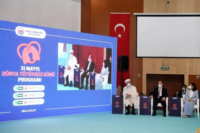 Diyanet İşleri Başkanı: 'Sigarayla topyekun mücadele etmeliyiz' Diyanet İşleri Başkanı: 'Sigarayla topyekun mücadele etmeliyiz'