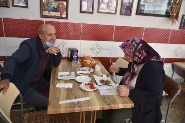 EDİRNE'DE CİĞERCİLER, MÜŞTERİLERİNİ AĞIRLAMAYA BAŞLADI