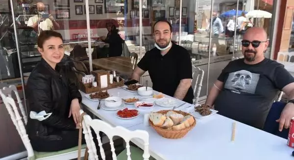 EDİRNE'DE CİĞERCİLER, MÜŞTERİLERİNİ AĞIRLAMAYA BAŞLADI