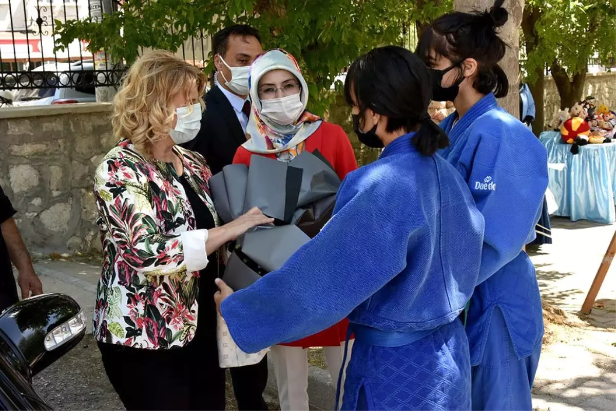 El Emeği Göz Nuru Ürünler Sergilendi