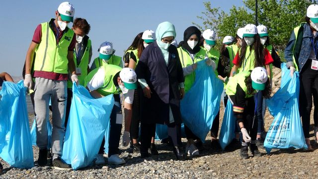 emine erdogan ve bakan kurum un van ziyareti 5 14171317 o