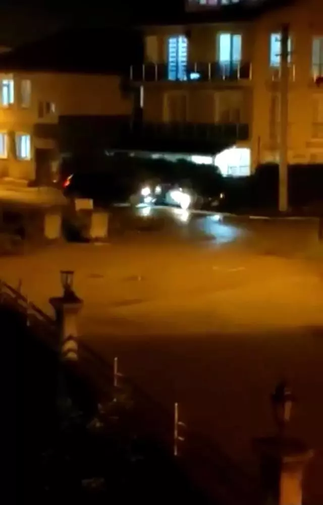 Eşiyle tartıştı, hıncını kayınbiraderinin aracından çıkarttı...O anlar kamerada