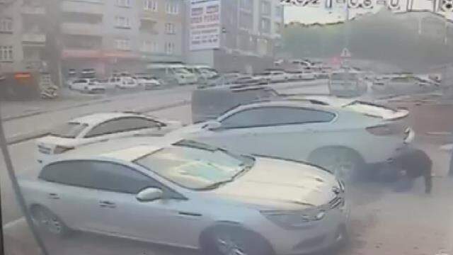İstanbul'da uzun namlulu silahla kafeyi taradılar: 1 ölü, 2 yaralı