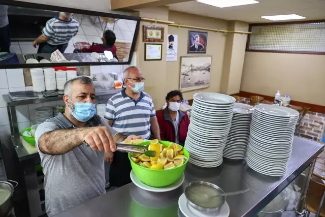 Restoran ve kafeler müşteri kabul etmeye başladı