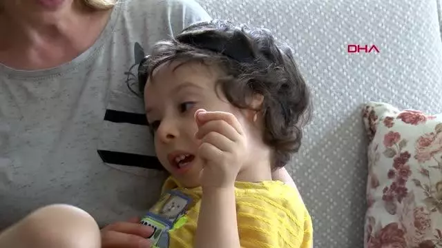 İZMİR DOĞUŞTAN İKİ KULAĞI OLMAYAN ALPEREN'İN SAĞLIĞINA KAVUŞMASI İÇİN 166 BİN DOLAR GEREKİYOR