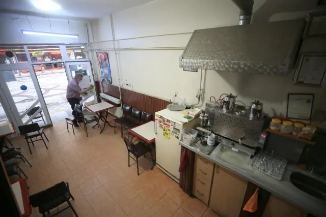 Eskişehir ve Kütahya'da kademeli normalleşme süreci kapsamında yeme içme yerleri açıldı