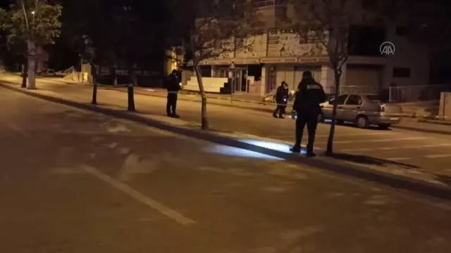 Kahramankazan'da polise bıçakla saldıran kişi silahla yaralanarak durduruldu Kahramankazan'da polise bıçakla saldıran kişi silahla yaralanarak durduruldu