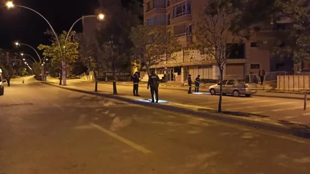 Kahramankazan'da polise bıçakla saldıran kişi silahla yaralanarak durduruldu Kahramankazan'da polise bıçakla saldıran kişi silahla yaralanarak durduruldu