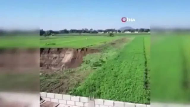 Son dakika gündem: Meksika'da dev düdenin oluştuğu anlar kameralara yansıdı Son dakika gündem: Meksika'da dev düdenin oluştuğu anlar kameralara yansıdı