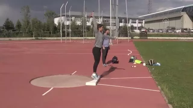 Milli ciritçi Eda Tuğsuz, Tokyo Olimpiyatları'na madalya hedefiyle hazırlanıyor Milli ciritçi Eda Tuğsuz, Tokyo Olimpiyatları'na madalya hedefiyle hazırlanıyor