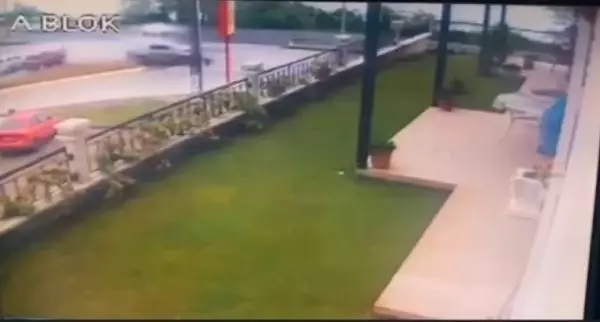Ordu'da kamyonet, işçi minibüsüne çarptı: 3'ü çocuk 14 yaralı (2)