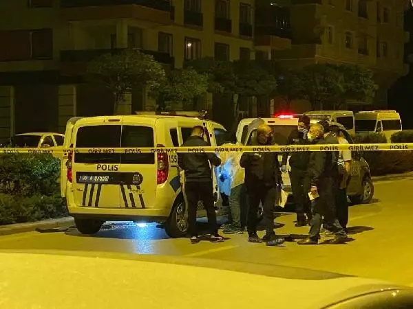 Polise saldıran şüpheli ayağından vurularak etkisiz hale getirildi Polise saldıran şüpheli ayağından vurularak etkisiz hale getirildi