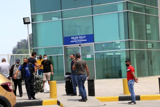 Sarp Sınır Kapısı yaya geçişlerine açıldı, beklenen yoğunluk gerçekleşmedi
