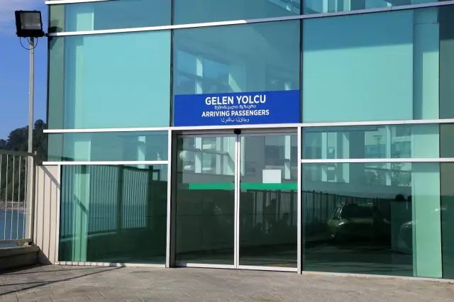 Sarp Sınır Kapısı yaya geçişlerine açıldı, beklenen yoğunluk gerçekleşmedi