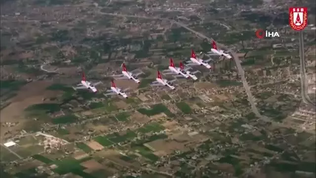 Savunma Sanayii Başkanlığı'ndan Türk Hava Kuvvetleri'nin 110'uncu kuruluş yıldönümü için özel klip Savunma Sanayii Başkanlığı'ndan Türk Hava Kuvvetleri'nin 110'uncu kuruluş yıldönümü için özel klip