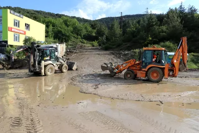 Son dakika haberleri | Sel nedeniyle kapanan Amasya-Erzincan karayolu trafiğe açıldı Son dakika haberleri | Sel nedeniyle kapanan Amasya-Erzincan karayolu trafiğe açıldı