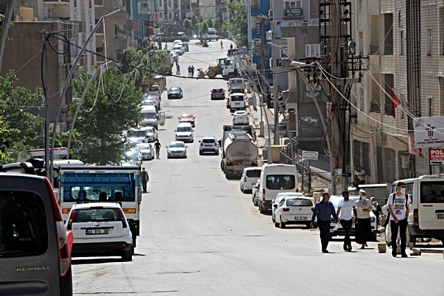 Şırnak'ta esnafın 'Yeni normalleşme' hazırlıkları başladı Şırnak'ta esnafın 'Yeni normalleşme' hazırlıkları başladı
