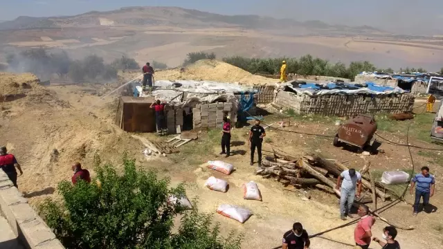 Son dakika haber | Adıyaman'da korkutan yangın: Hayvanlar alevler arasında kalarak yaralandı, 4 kişi dumandan etkilendi
