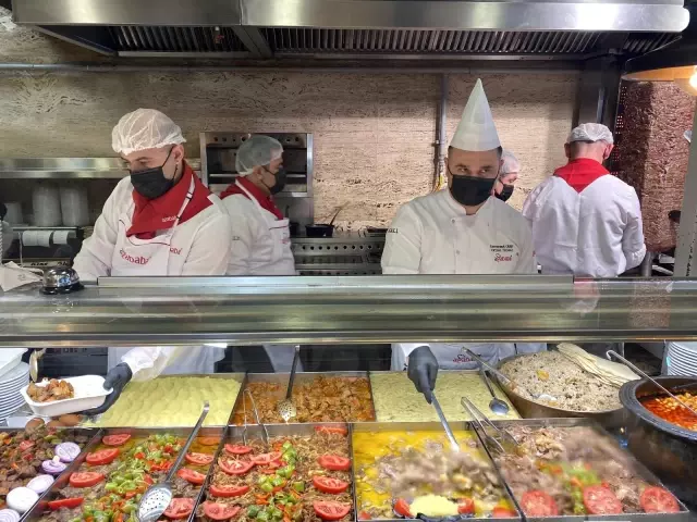 Son dakika haber | Yeni normalleşme kararıyla birlikte restoranlar hizmete açıldı