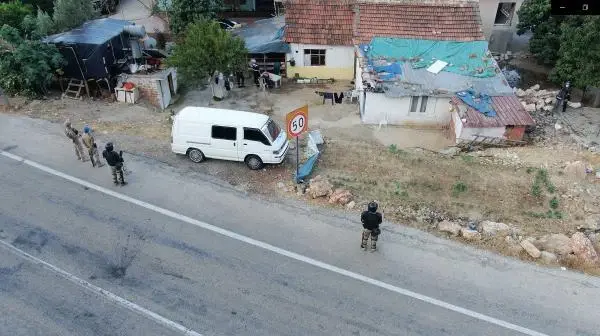 ANTALYA 350 JANDARMANIN KATILDIĞI 'KASIRGA' OPERASYONUNDA 22 GÖZALTI ANTALYA 350 JANDARMANIN KATILDIĞI 'KASIRGA' OPERASYONUNDA 22 GÖZALTI