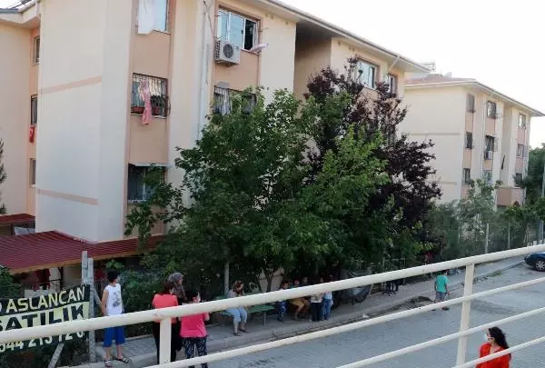 Son dakika haberleri... ADANA'DA BİR EVDE ÇIKAN YANGIN KORKUTTU; 3 KİŞİ DUMANDAN ETKİLENDİ Son dakika haberleri... ADANA'DA BİR EVDE ÇIKAN YANGIN KORKUTTU; 3 KİŞİ DUMANDAN ETKİLENDİ