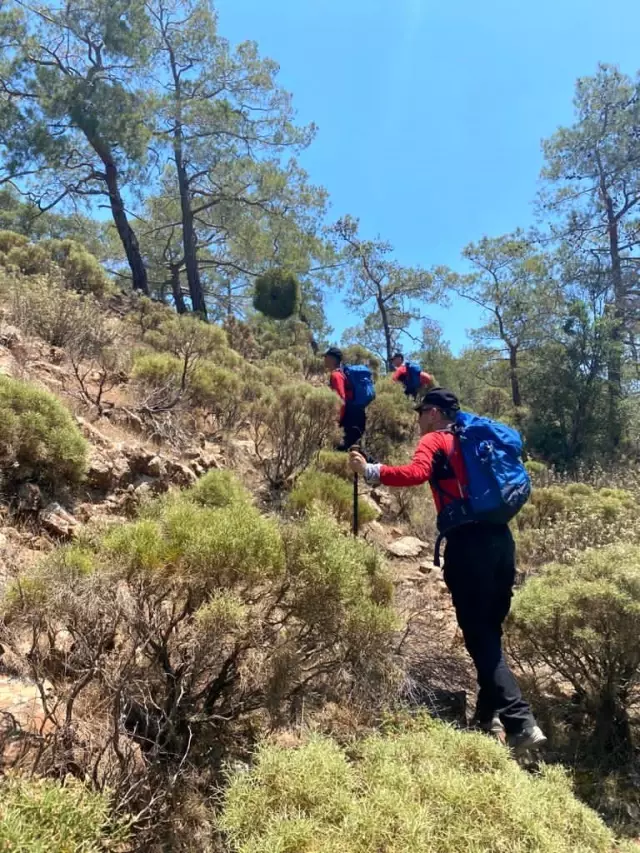 Antalya'da 10 gündür haber alınamayan dağcı havadan karadan aranıyor
